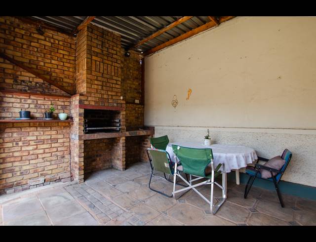 3 BEDROOM FREEHOLD FOR SALE IN BOKSBURG SOUTH